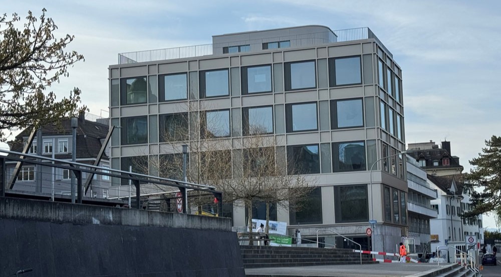 Geschäftshaus Universitätsstrasse